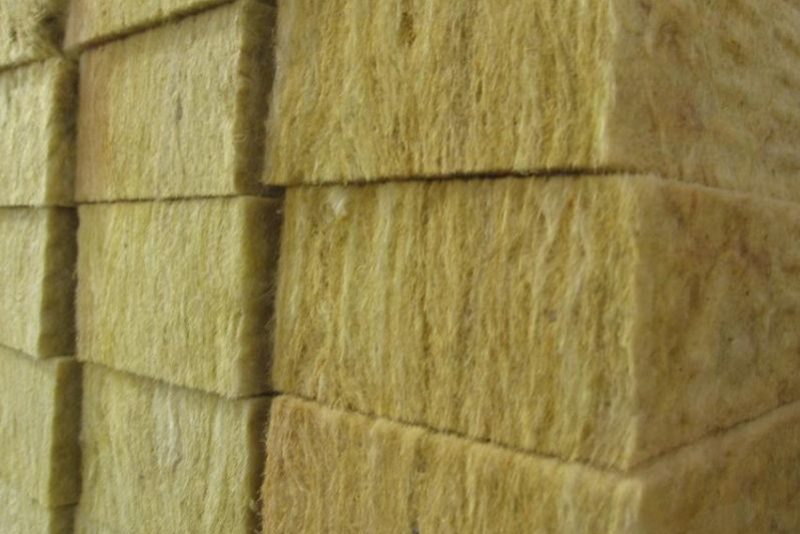 MATERIALI ISOLANTI